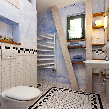 Rapunzel - Gemuetliche Mit Landhausstil Und Ueberdachtem Balkon